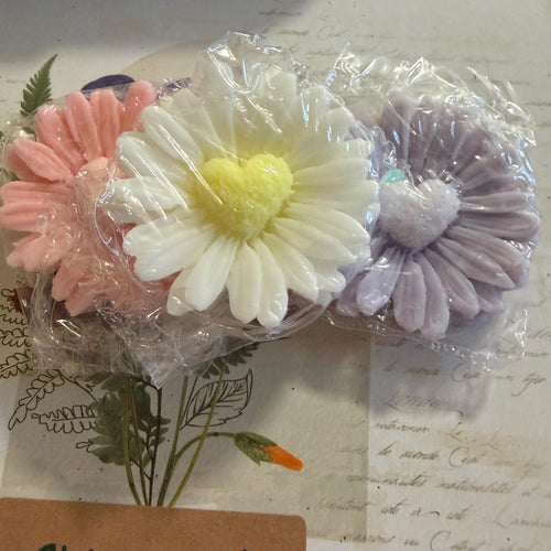 Daisy shaped  Favor Soaps __etsy:8060137328