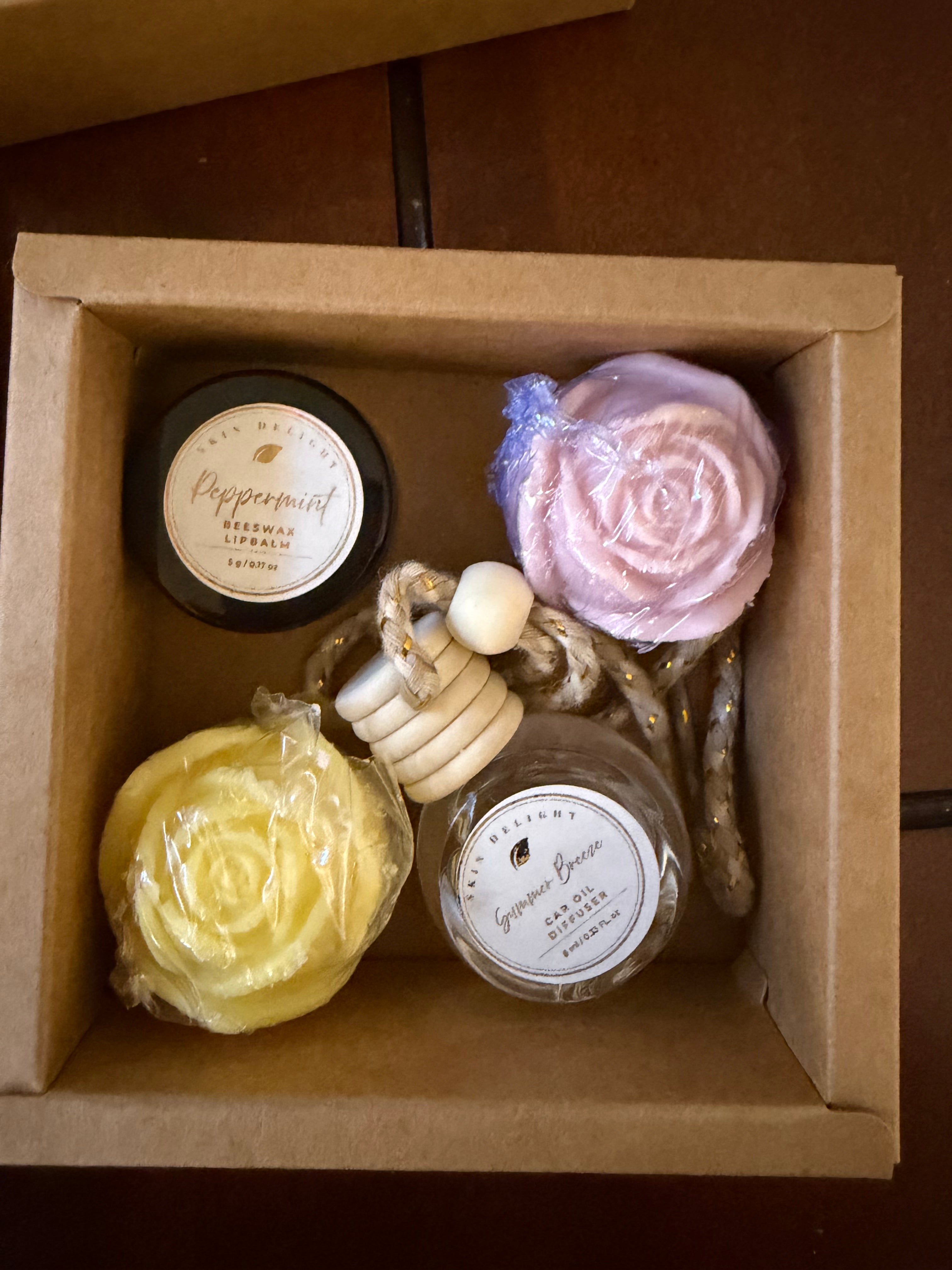 The Daily Refresh:Roses Gift Set